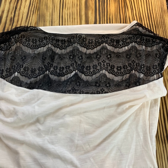 Hybrid Sleeveless Lace Back 3 Rose Top - Picture 6 of 6